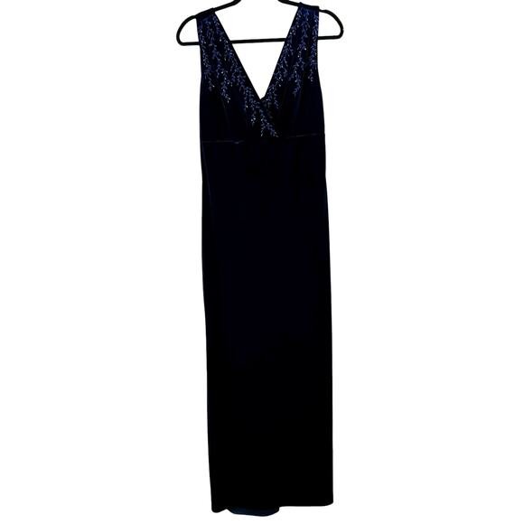VTG Reggio Navy Velvet Embroidered Sleeveless V-Neck Floor Length Formal Gown 14 - Picture 1 of 16